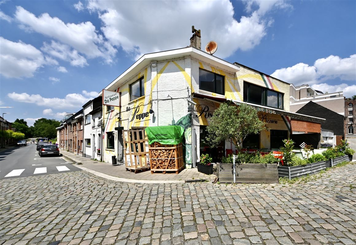 Handelspand met restaurant en appartement