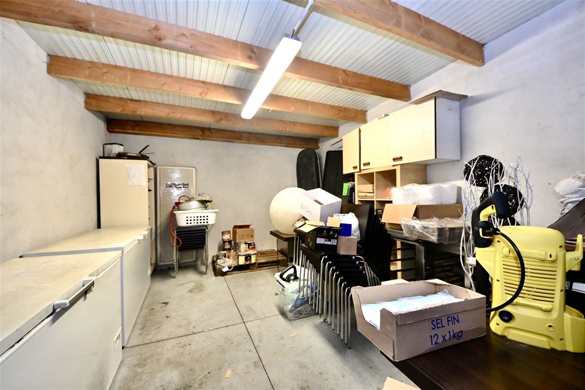 Handelspand met restaurant en appartement