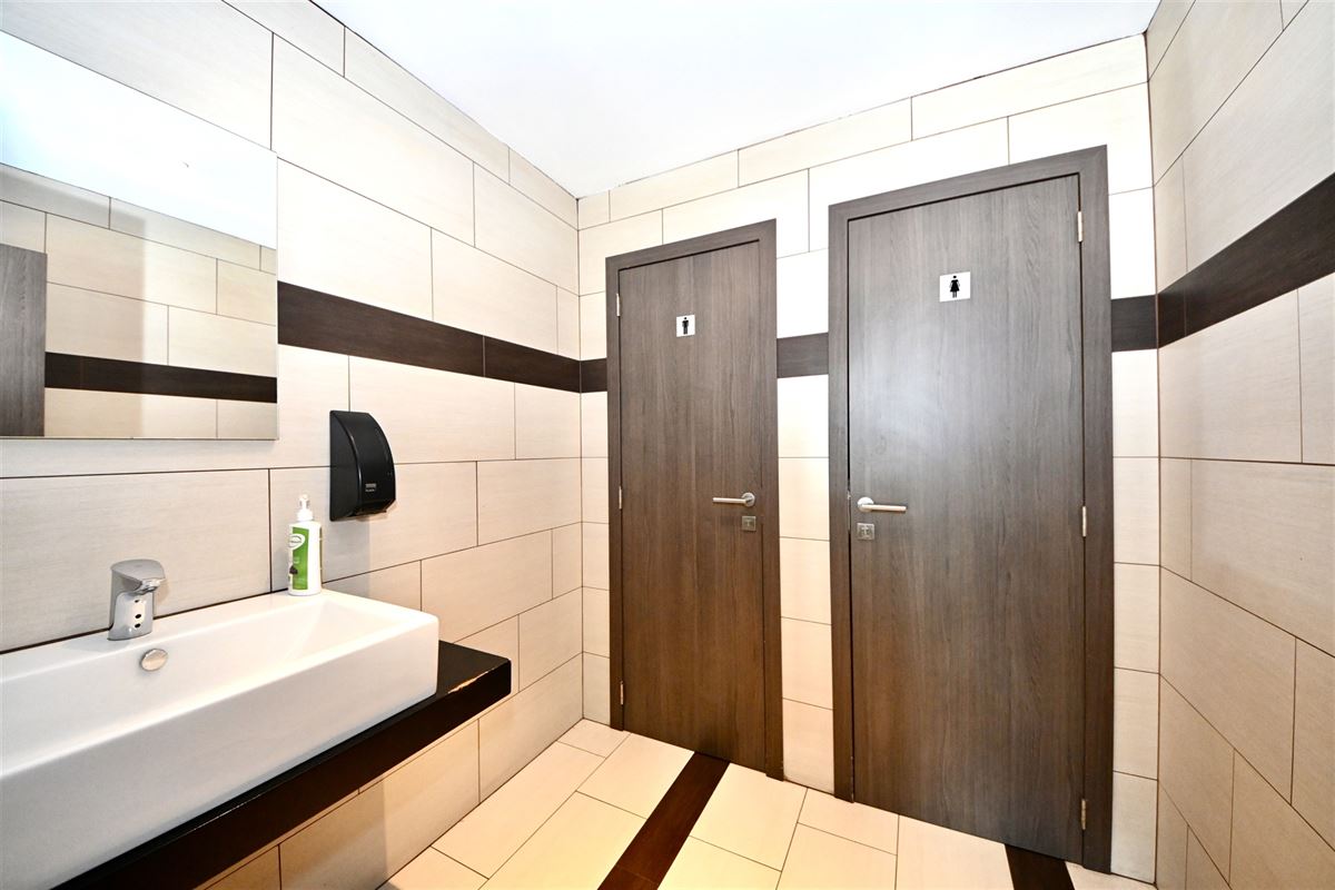 Handelspand met restaurant en appartement