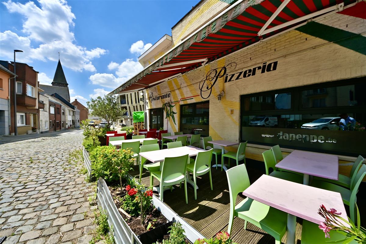 Handelspand met restaurant en appartement