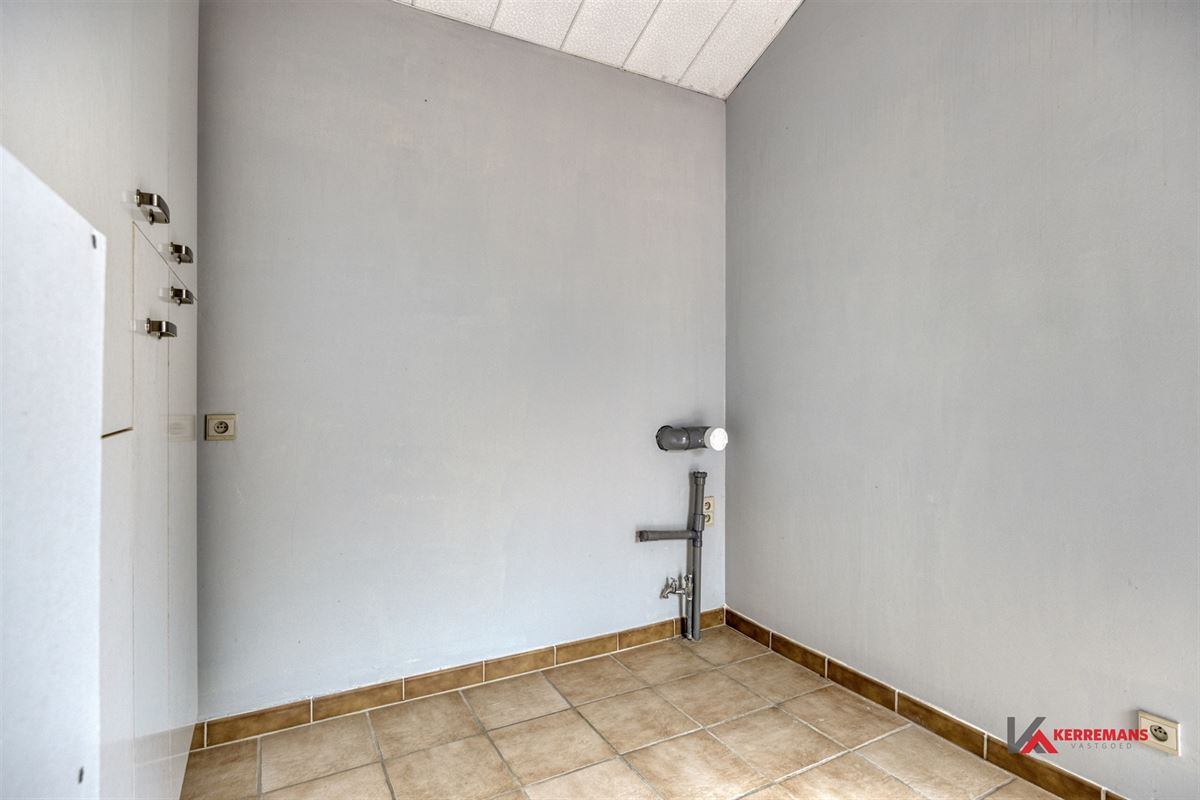 Laagbouwwoning met 3 slaapkamers, garage en tuin. 