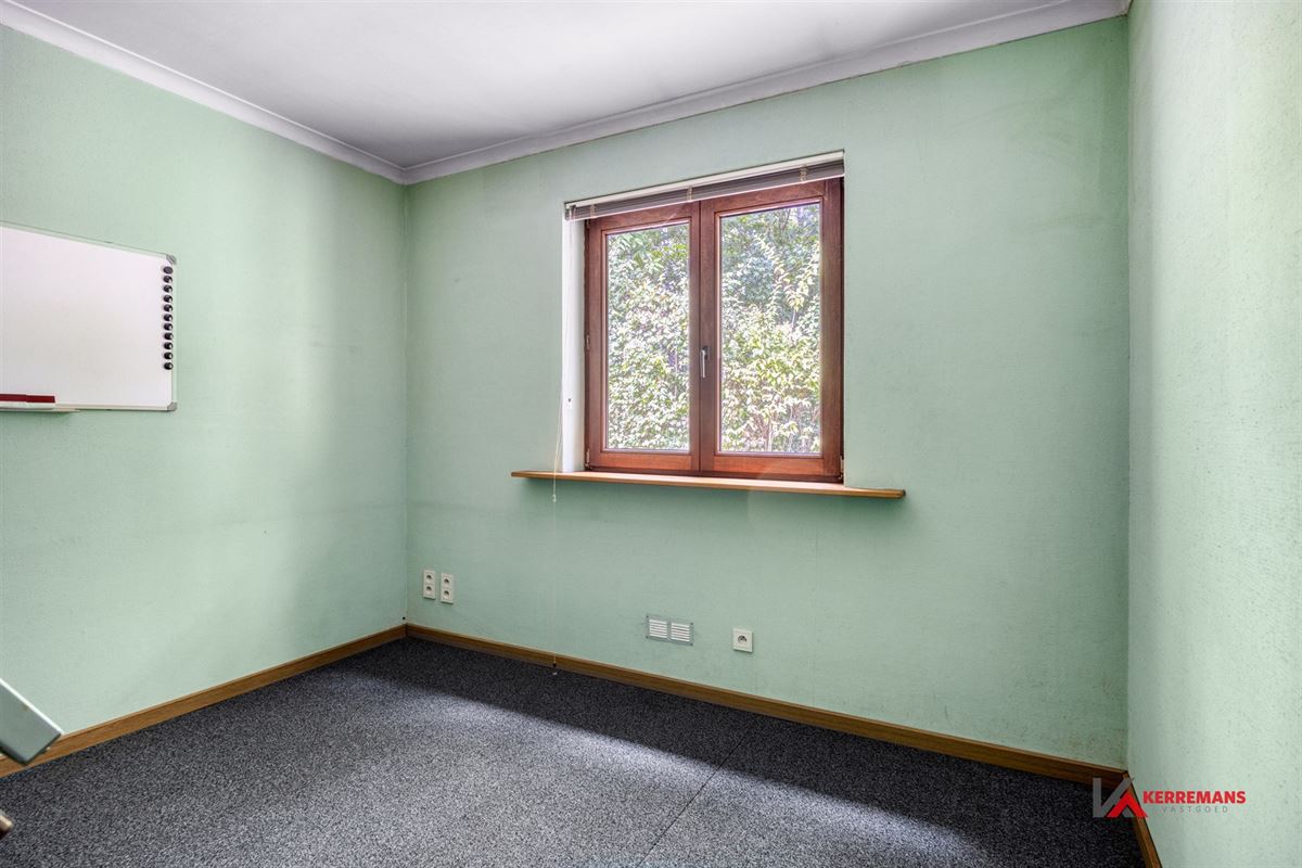 Laagbouwwoning met 3 slaapkamers, garage en tuin. 