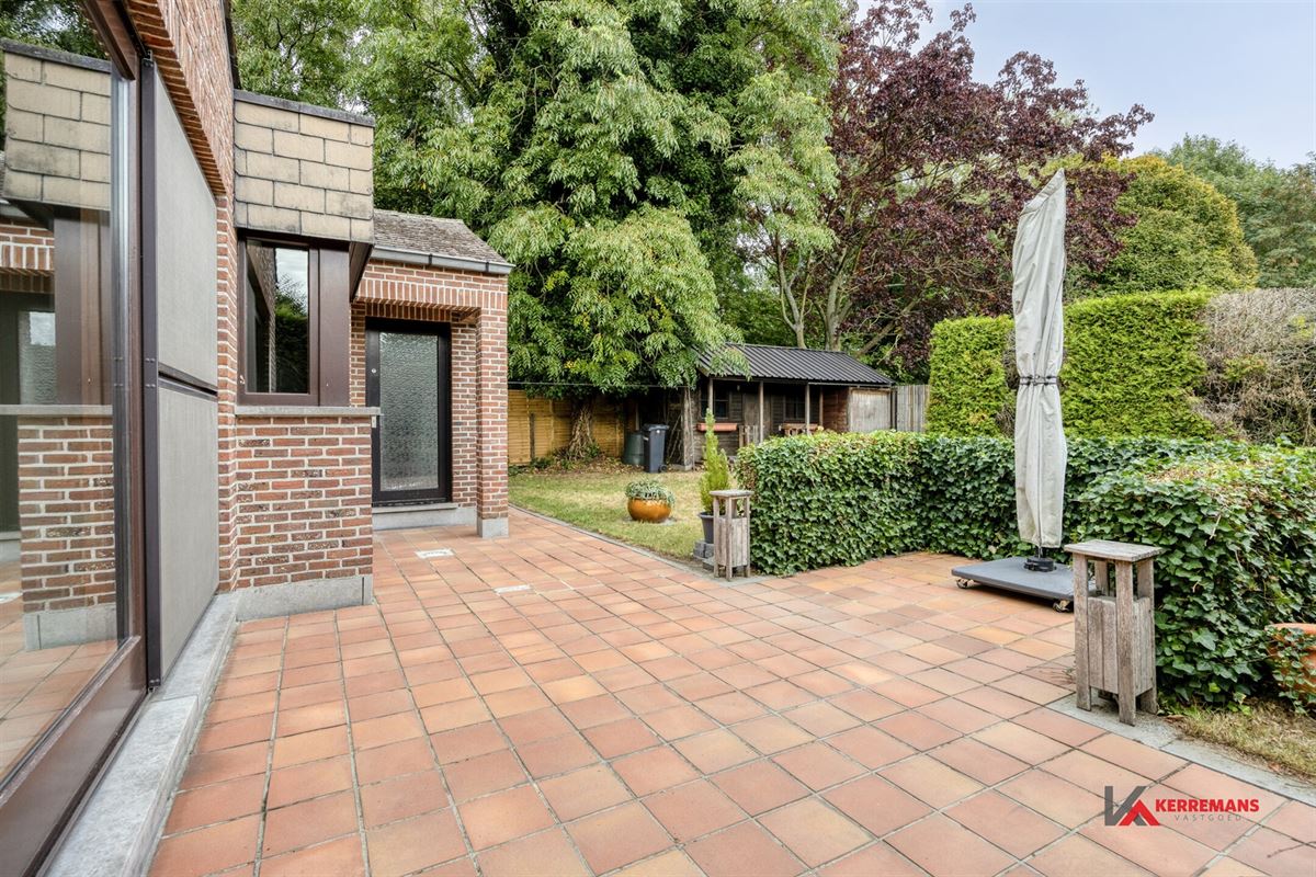 Laagbouwwoning met 3 slaapkamers, garage en tuin. 