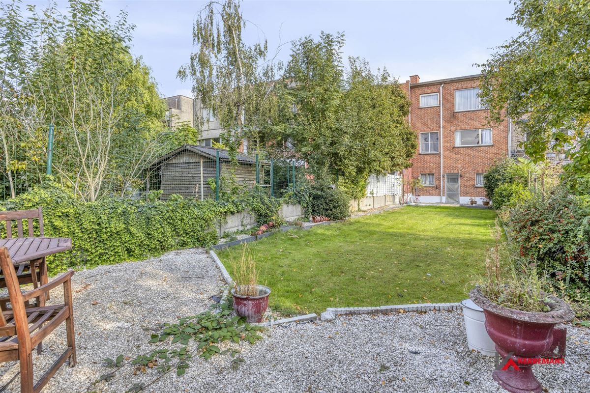 Ruime Woning met 3 slaapkamers, tuin en garage.