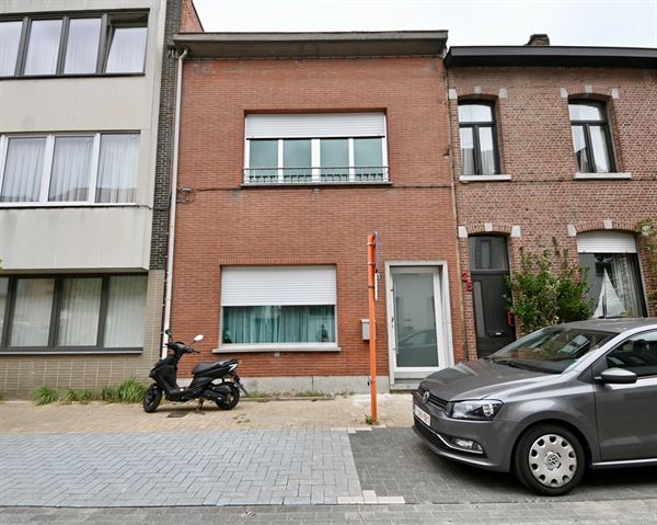 Gerenoveerde woning met 4 slaapkamers en tuin. 
