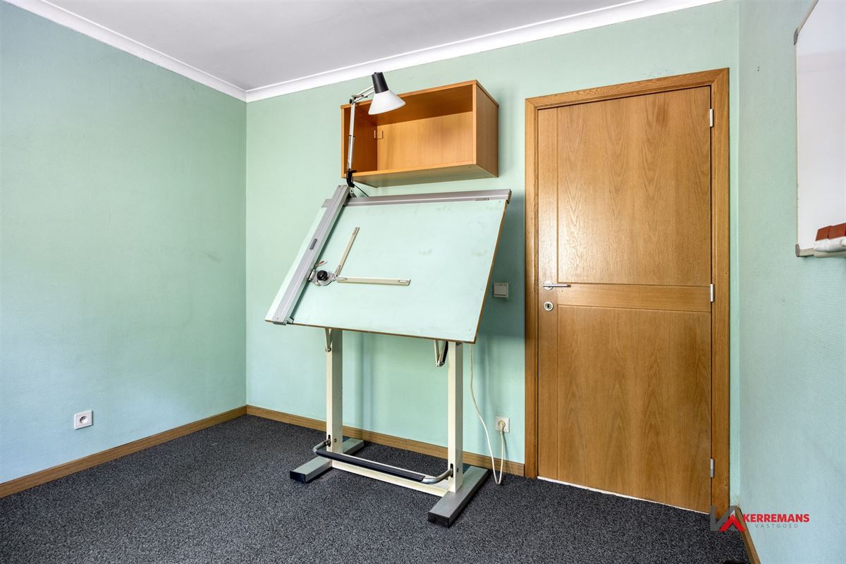 Laagbouwwoning met 3 slaapkamers, garage en tuin. 