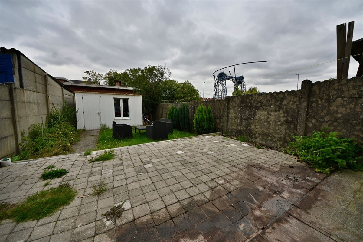 Gerenoveerde woning met 4 slaapkamers en tuin. 