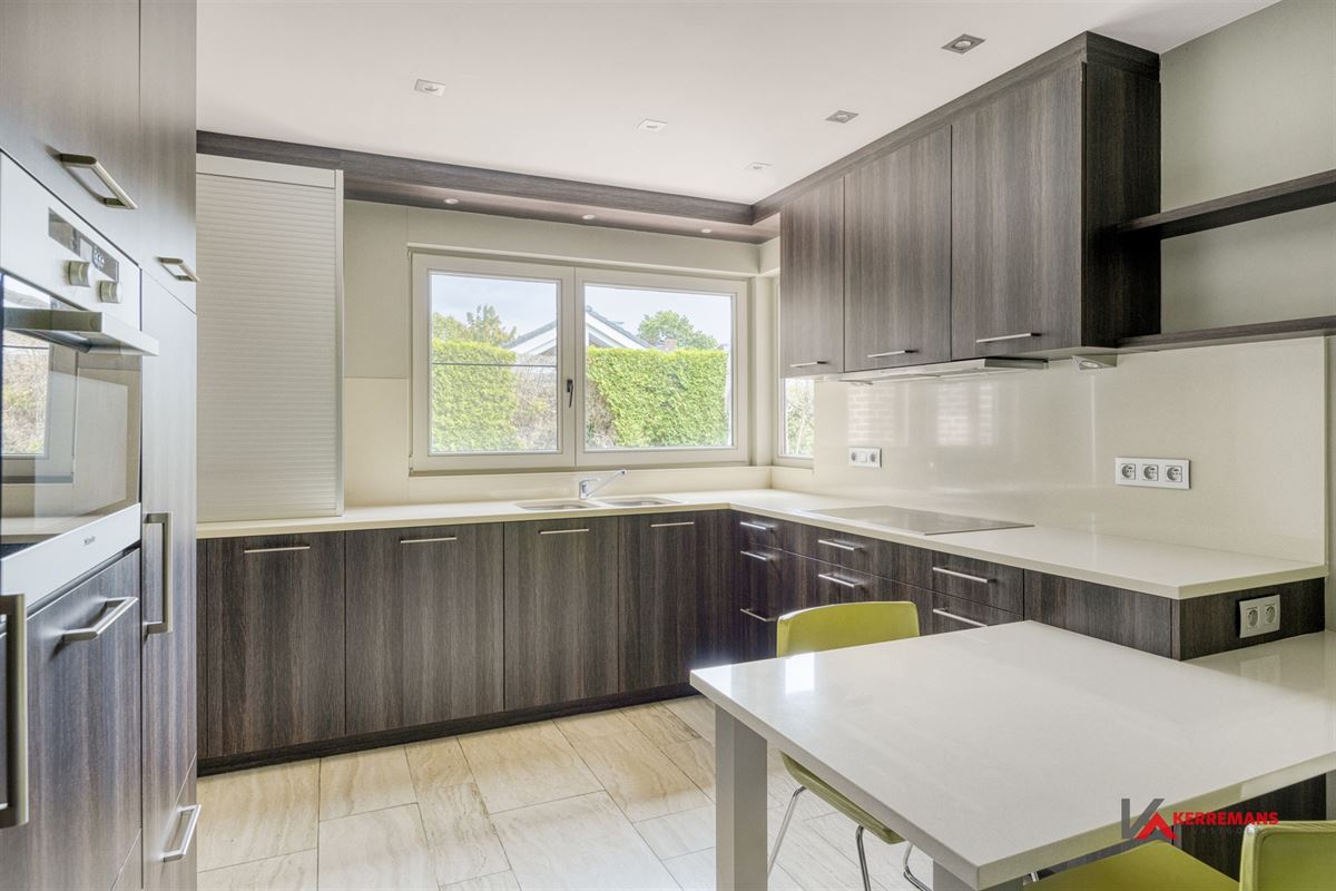 Laagbouwwoning met 3 slaapkamers, garage en tuin. 