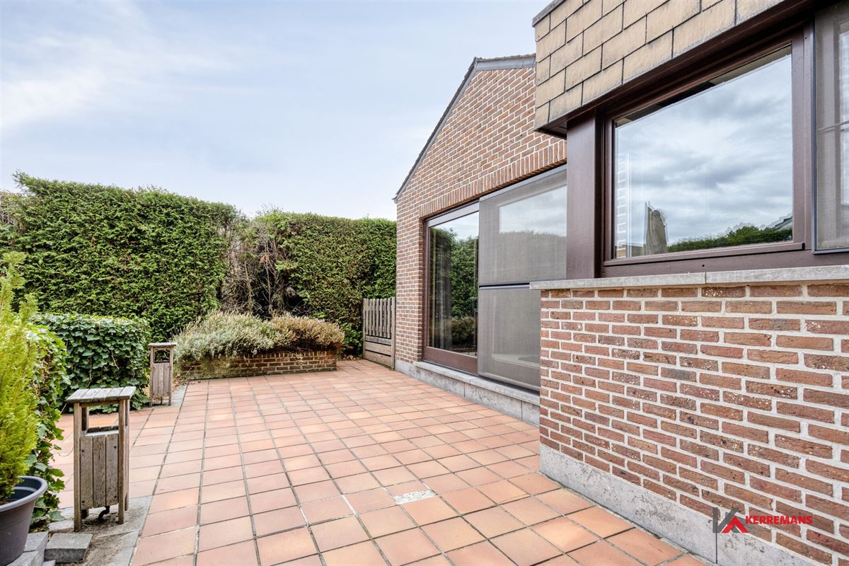 Laagbouwwoning met 3 slaapkamers, garage en tuin. 