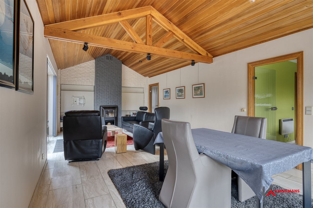 Laagbouwwoning met 3 slaapkamers, garage en tuin. 