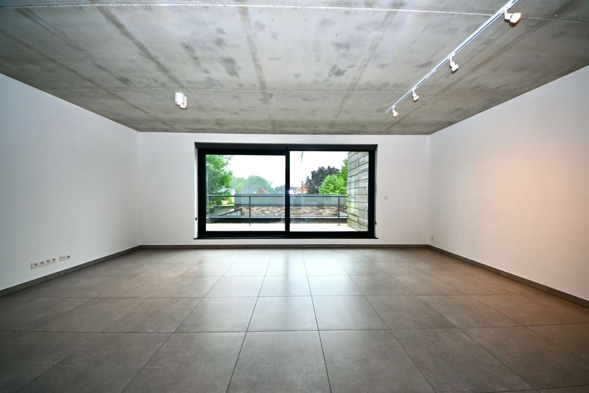 Duplex appartement met 2 slaapkamers en terras.