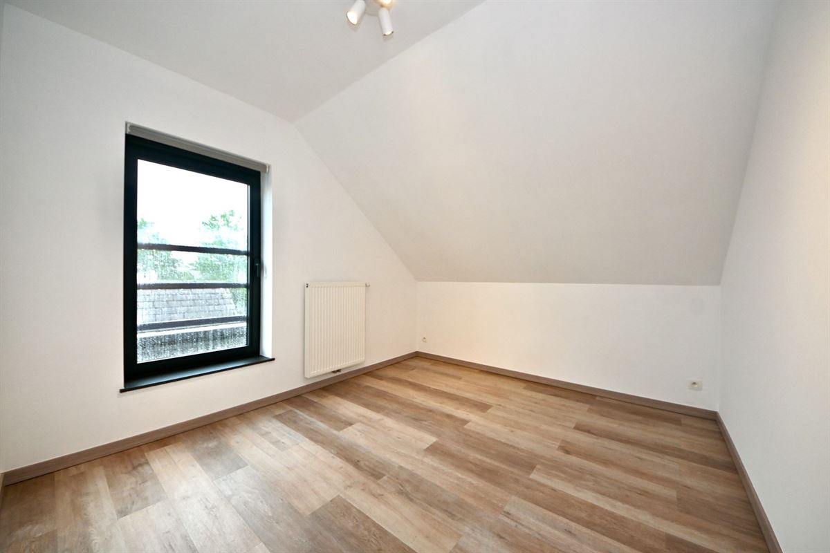 Duplex appartement met 2 slaapkamers en terras.