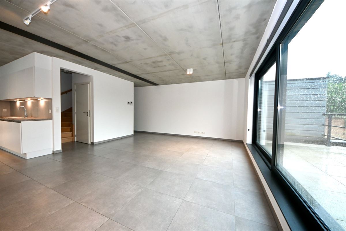 Duplex appartement met 2 slaapkamers en terras.