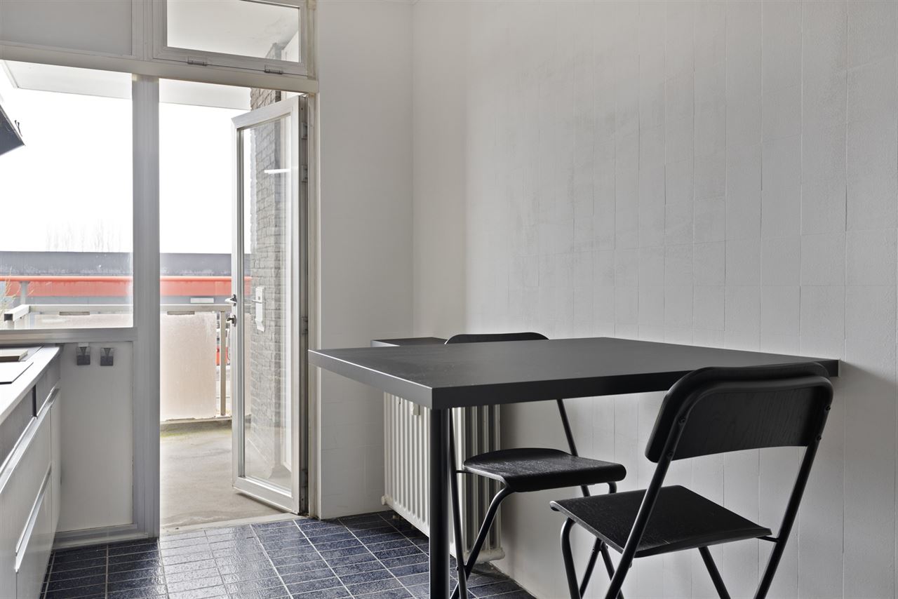 Appartement op 1ste verdieping met 2 slaapkamers en garage.