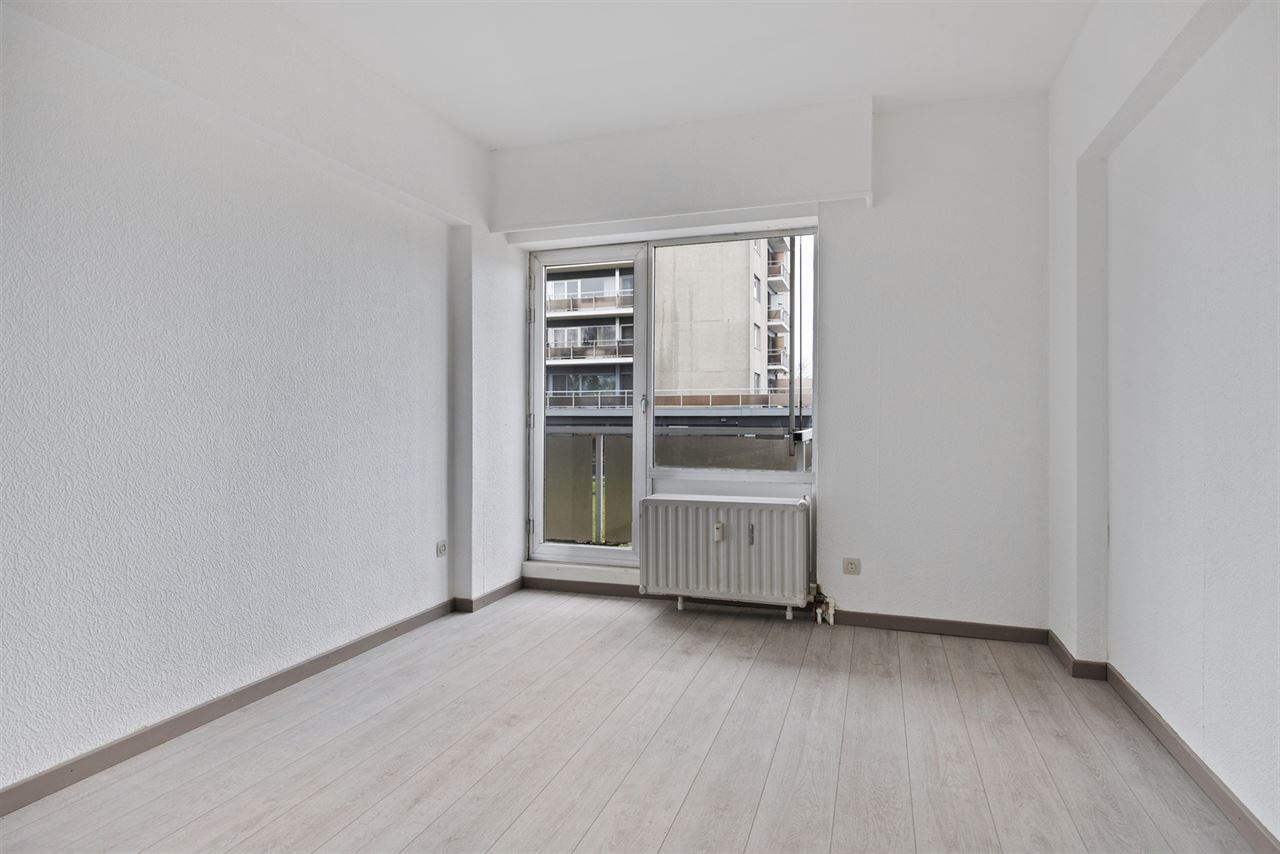 Appartement op 1ste verdieping met 2 slaapkamers en garage.