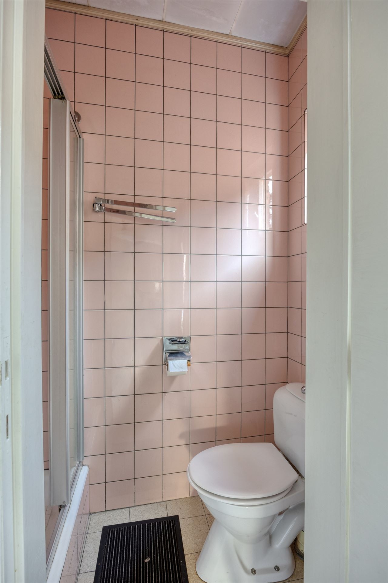 Te renoveren woning met 4 slaapkamers en tuin.