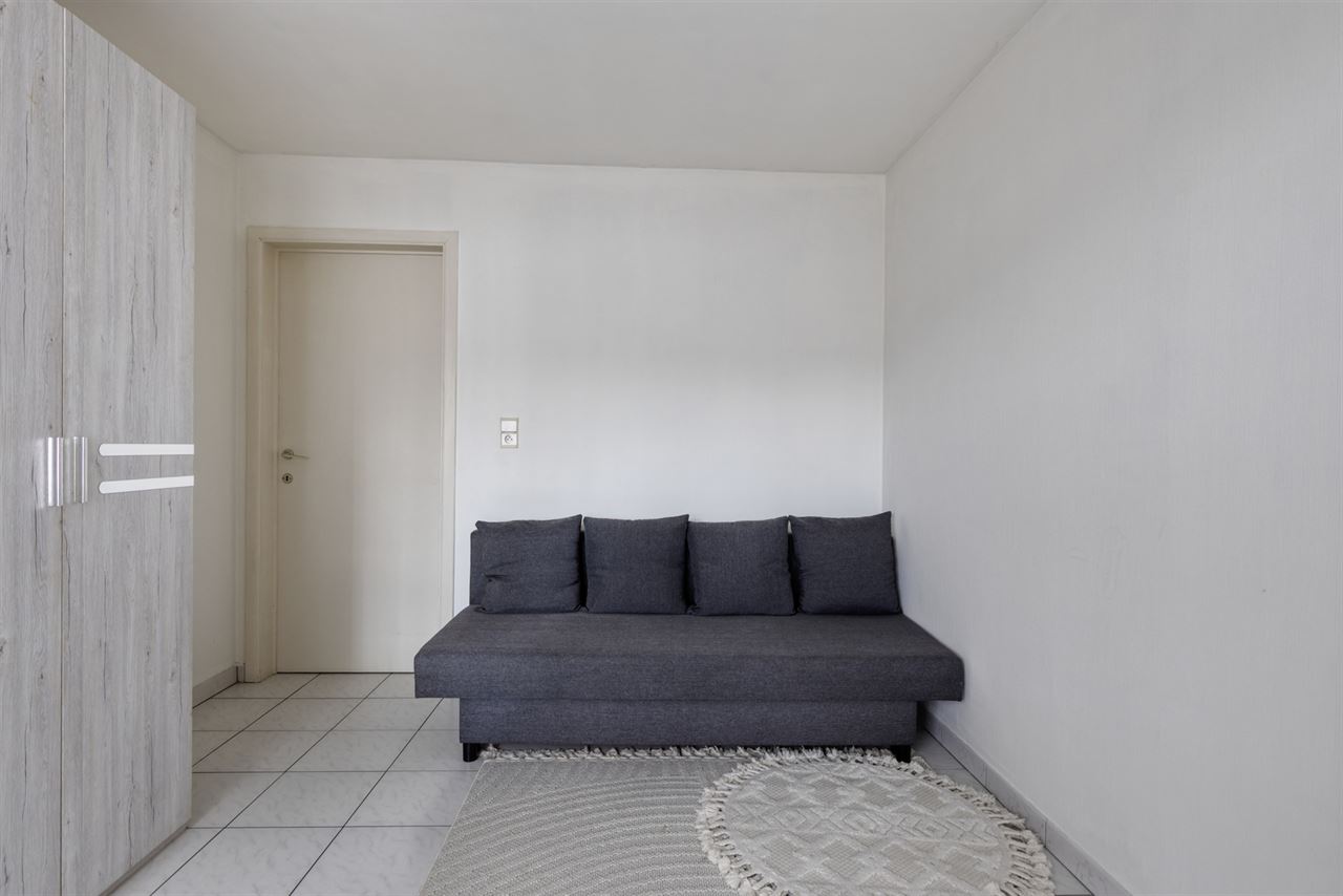 Instapklaar app. met 2 slaapkamers, terras en garage.
