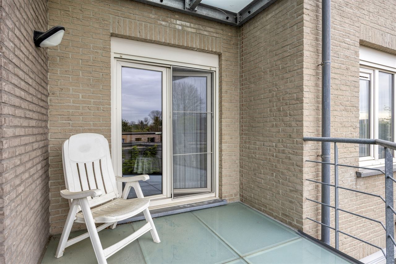 Instapklaar appartement met 3 slaapkamers, terras en garage