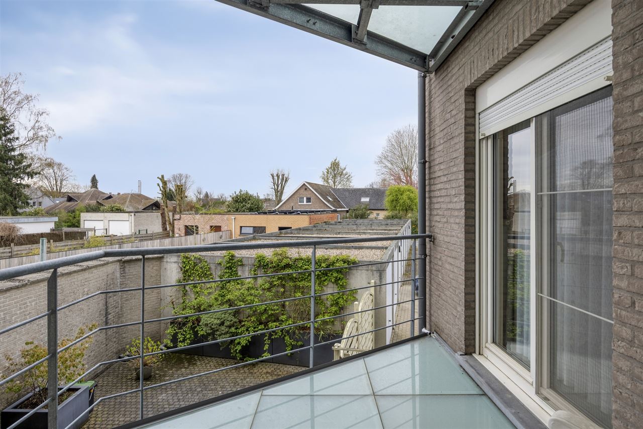 Instapklaar appartement met 3 slaapkamers, terras en garage