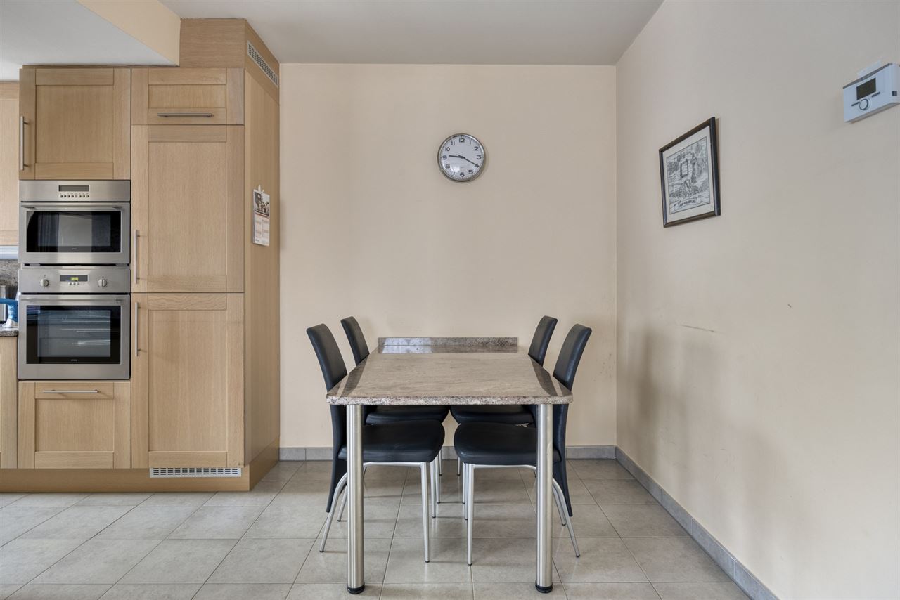 Instapklaar appartement met 3 slaapkamers, terras en garage