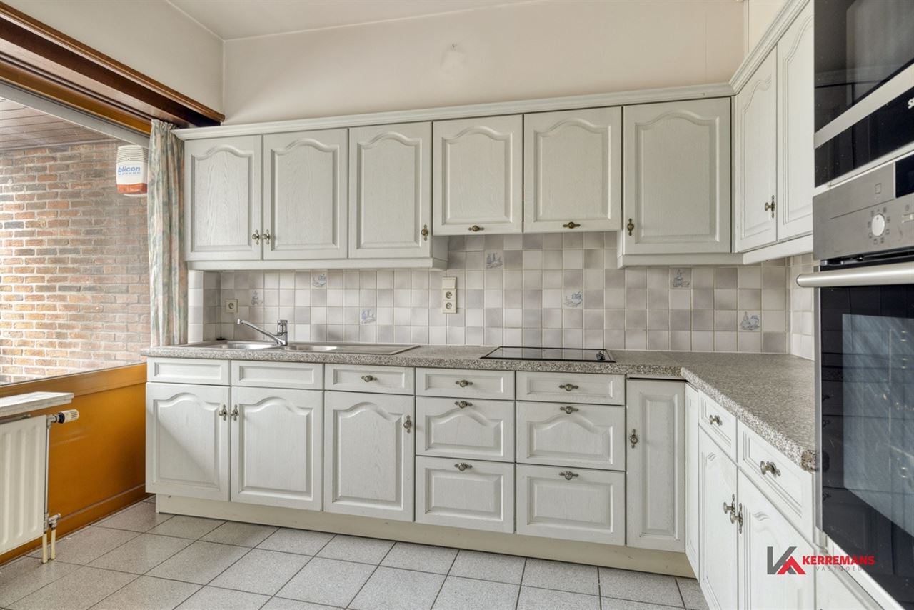 Instapklaar appartement met 3 slaapkamers en garage.