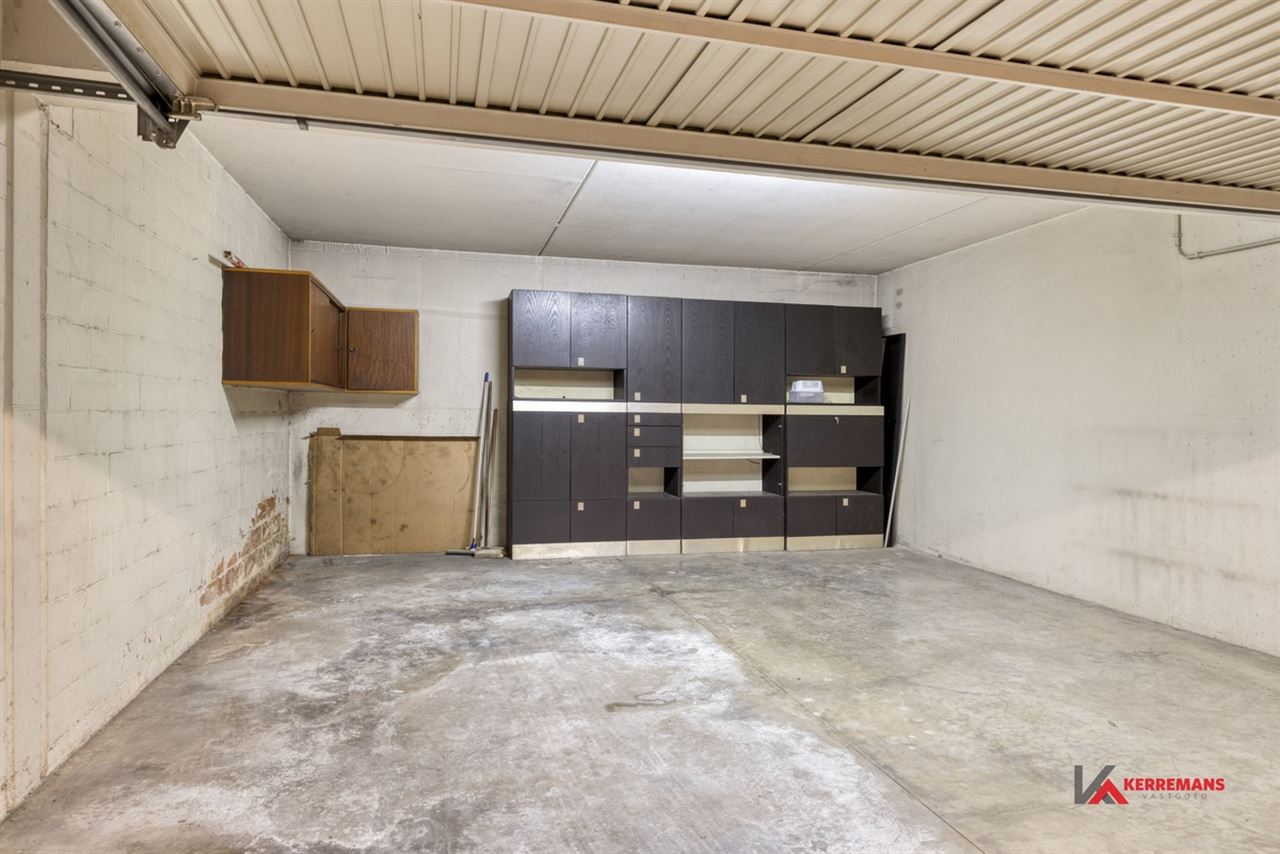 Instapklaar appartement met 3 slaapkamers en garage.