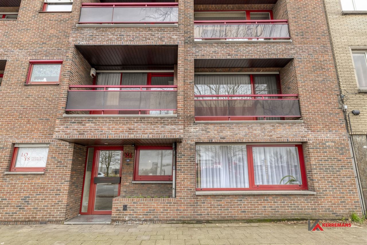Instapklaar appartement met 3 slaapkamers en garage.