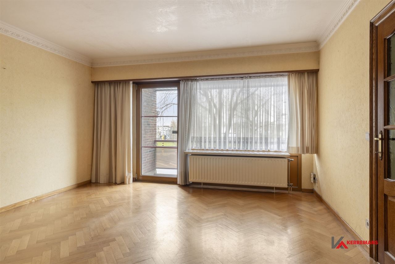 Instapklaar appartement met 3 slaapkamers en garage.