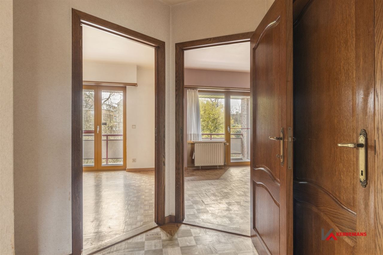 Instapklaar appartement met 3 slaapkamers en garage.
