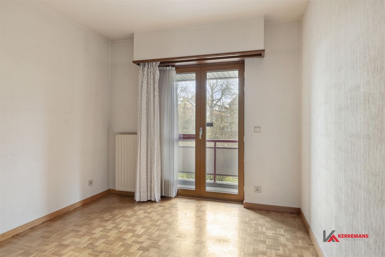 Instapklaar appartement met 3 slaapkamers en garage.