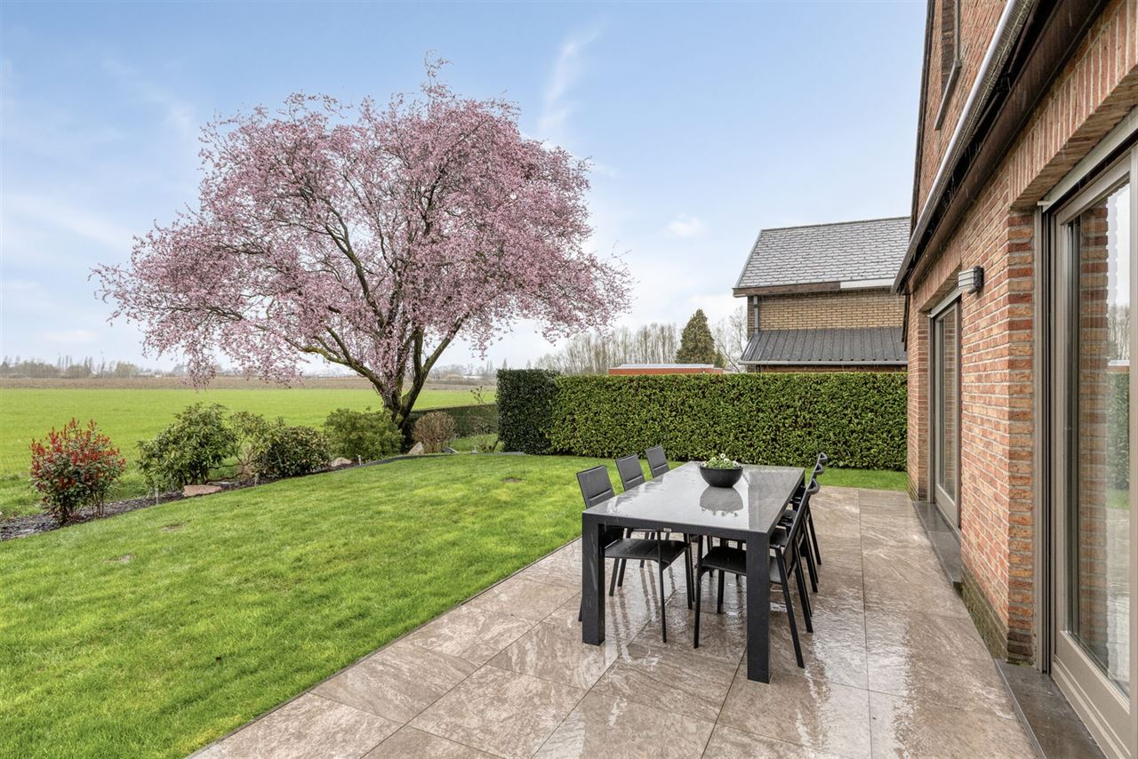 Instapklare woning met 3 slaapkamers en tuin.
