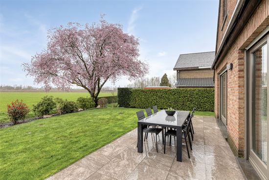 Instapklare woning met 3 slaapkamers en tuin.