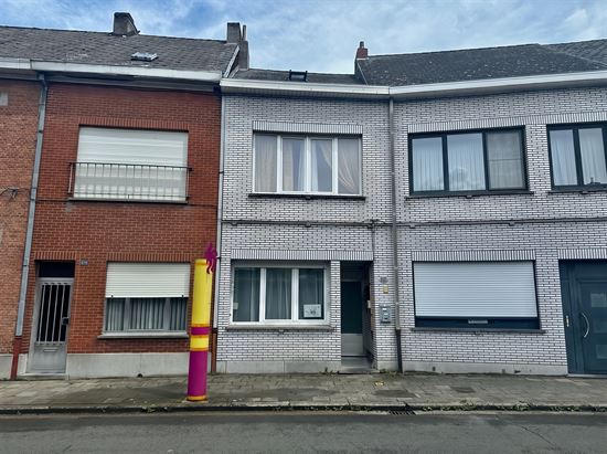 Op te frissen woning met 4 slaapkamers.