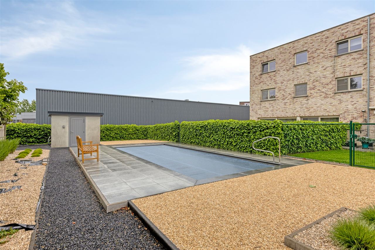 Appartement met 3 slaapkamers en 2 garages.