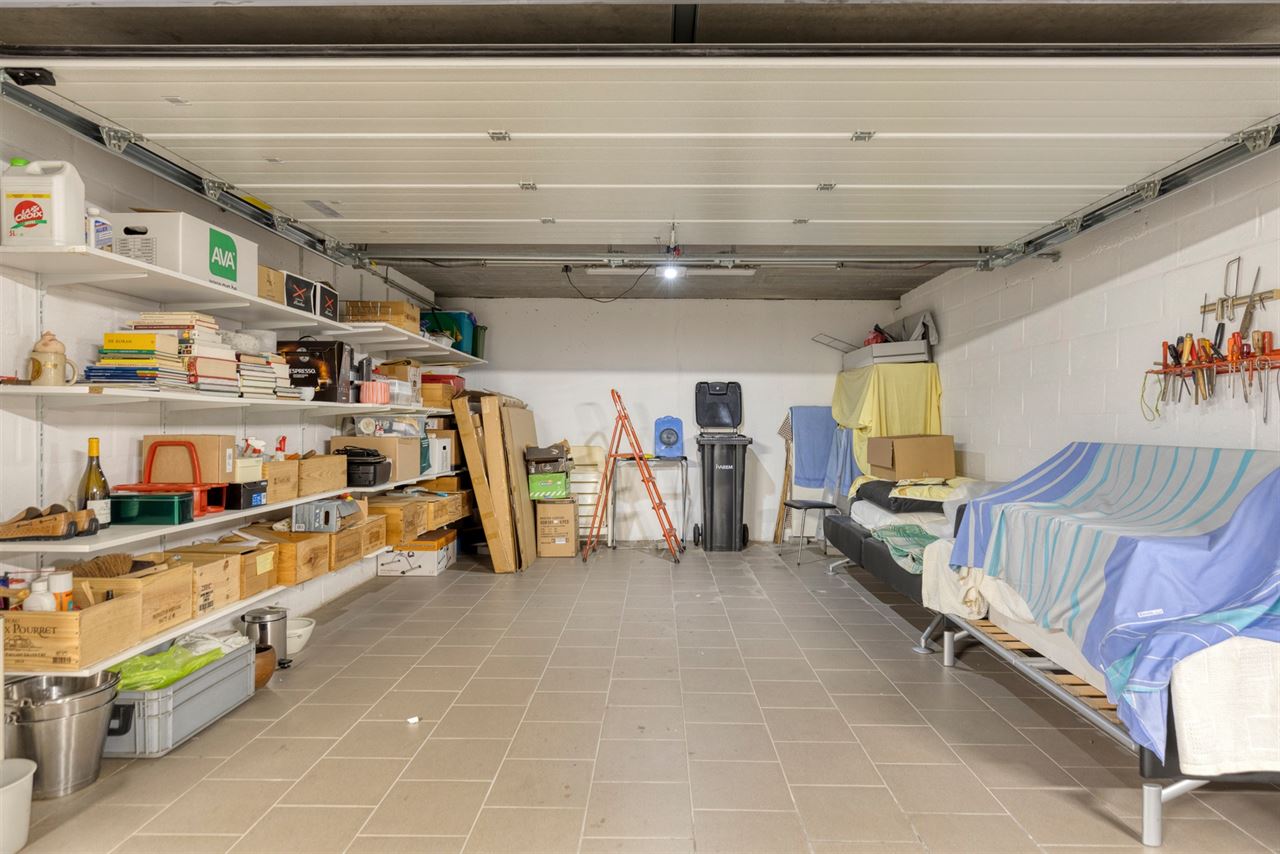 Appartement met 3 slaapkamers en 2 garages.
