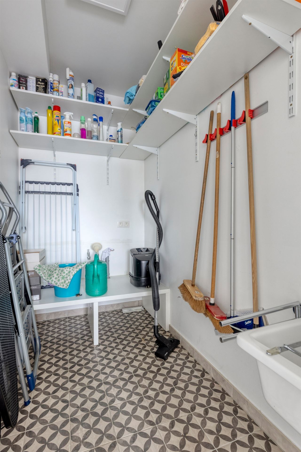 Appartement met 3 slaapkamers en 2 garages.