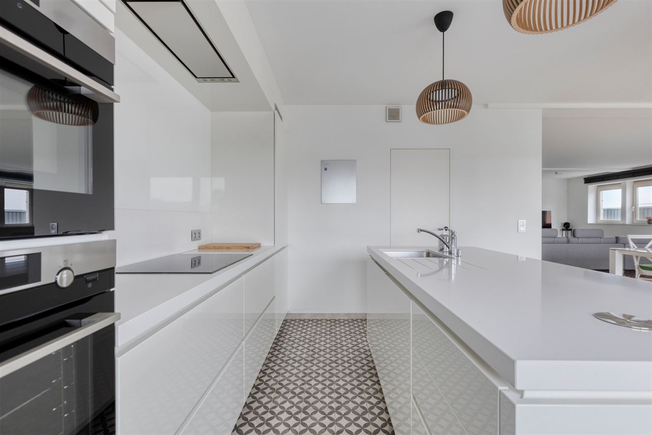 Appartement met 3 slaapkamers en 2 garages.
