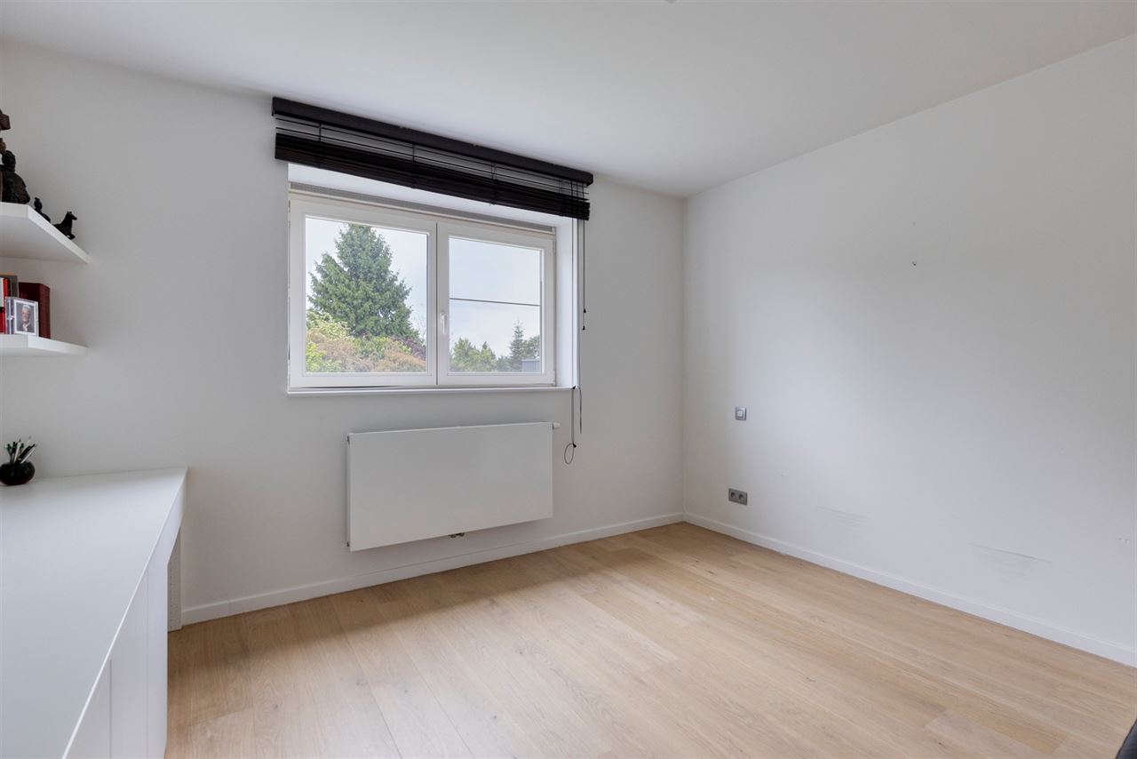Appartement met 3 slaapkamers en 2 garages.
