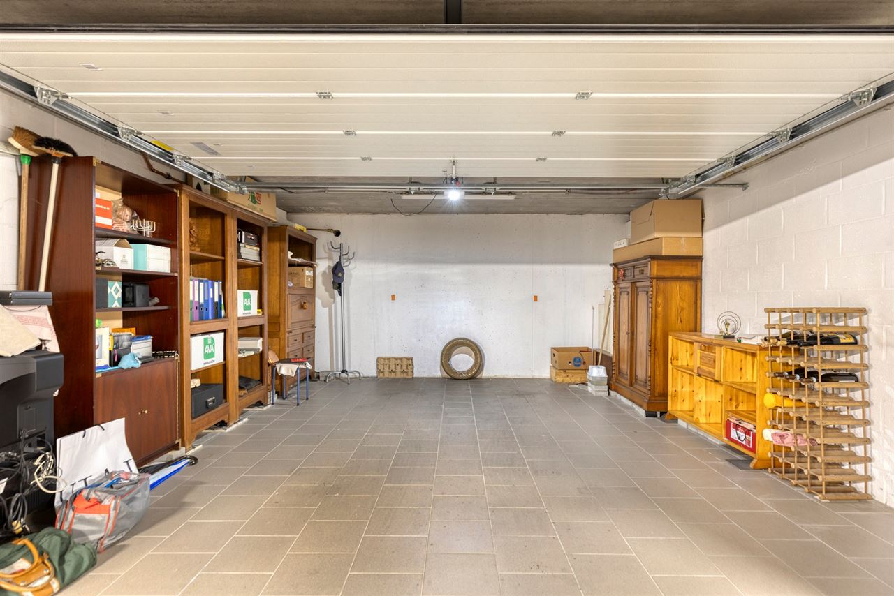 Appartement met 3 slaapkamers en 2 garages.