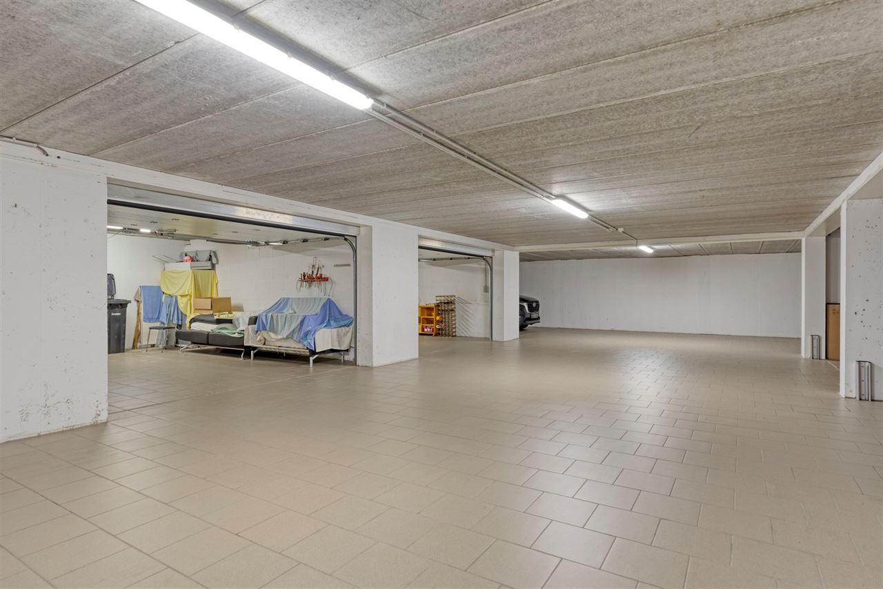Appartement met 3 slaapkamers en 2 garages.