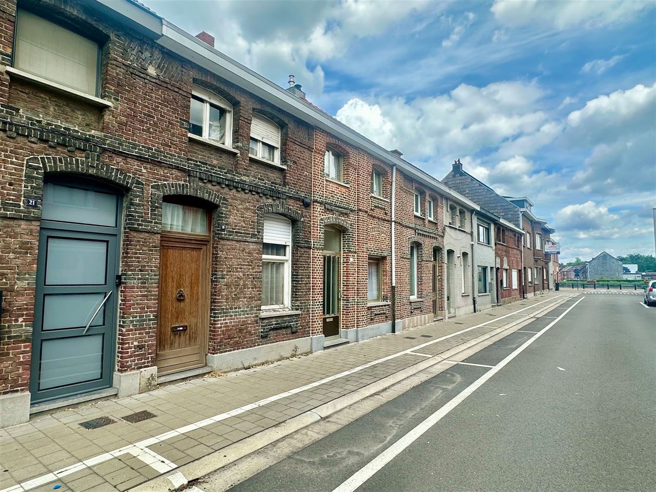 Te renoveren woning met 3 slaapkamers, tuin en garage.
