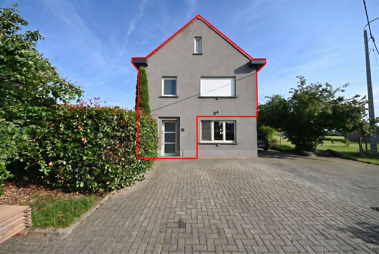 Gerenoveerd duplex appartement met 3 slaapkamers