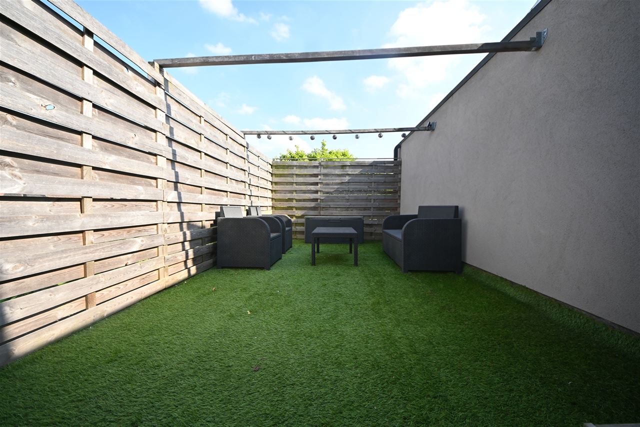 Gerenoveerd duplex appartement met 3 slaapkamers