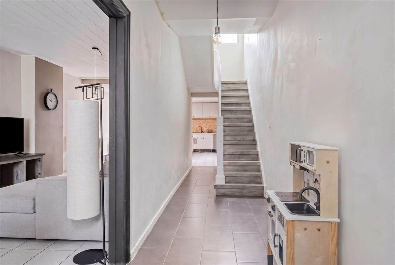 Woning met 4 slaapkamers en tuin.