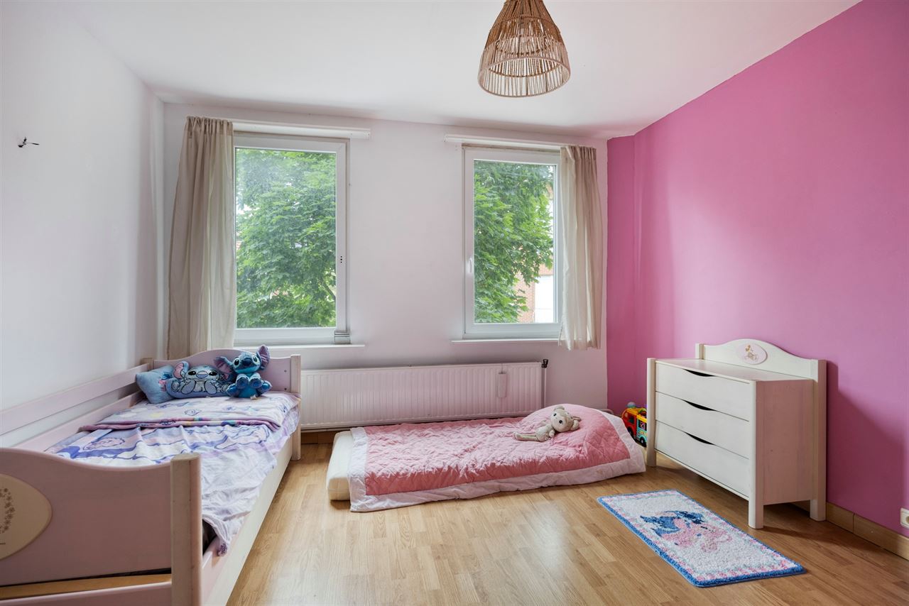 Woning met 4 slaapkamers en tuin.