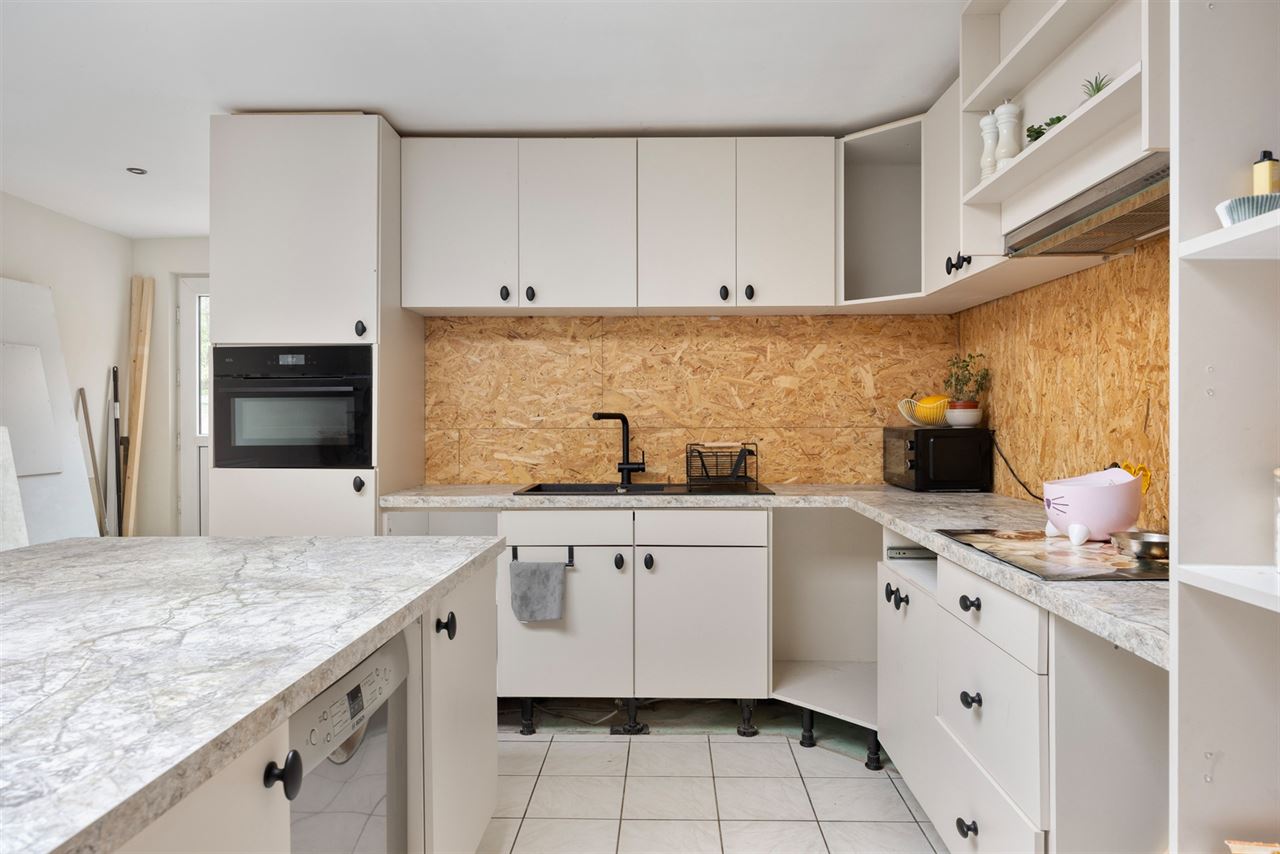 Woning met 4 slaapkamers en tuin.