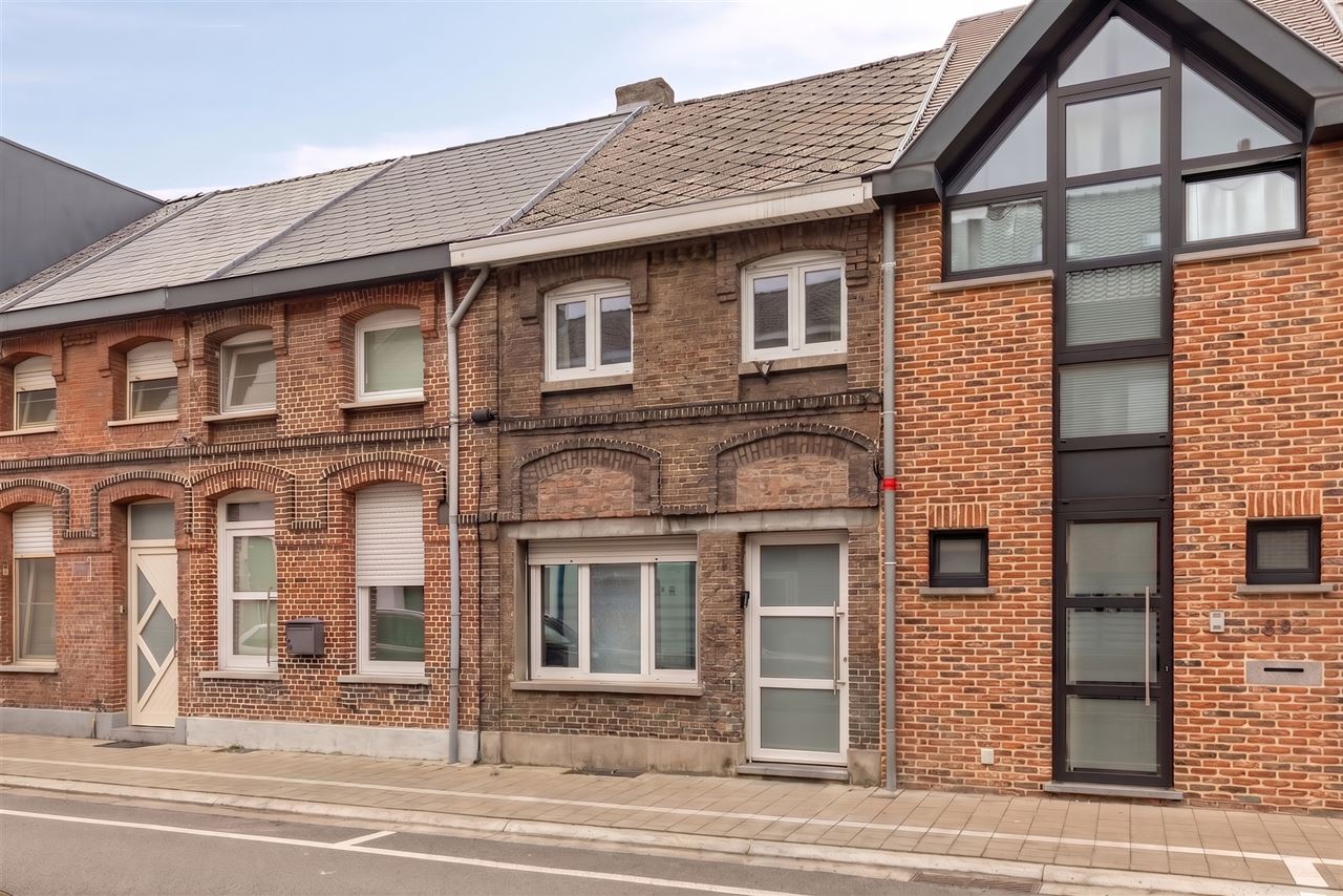 Woning met 2 (mogelijk 3) slaapkamers, tuin en garage.
