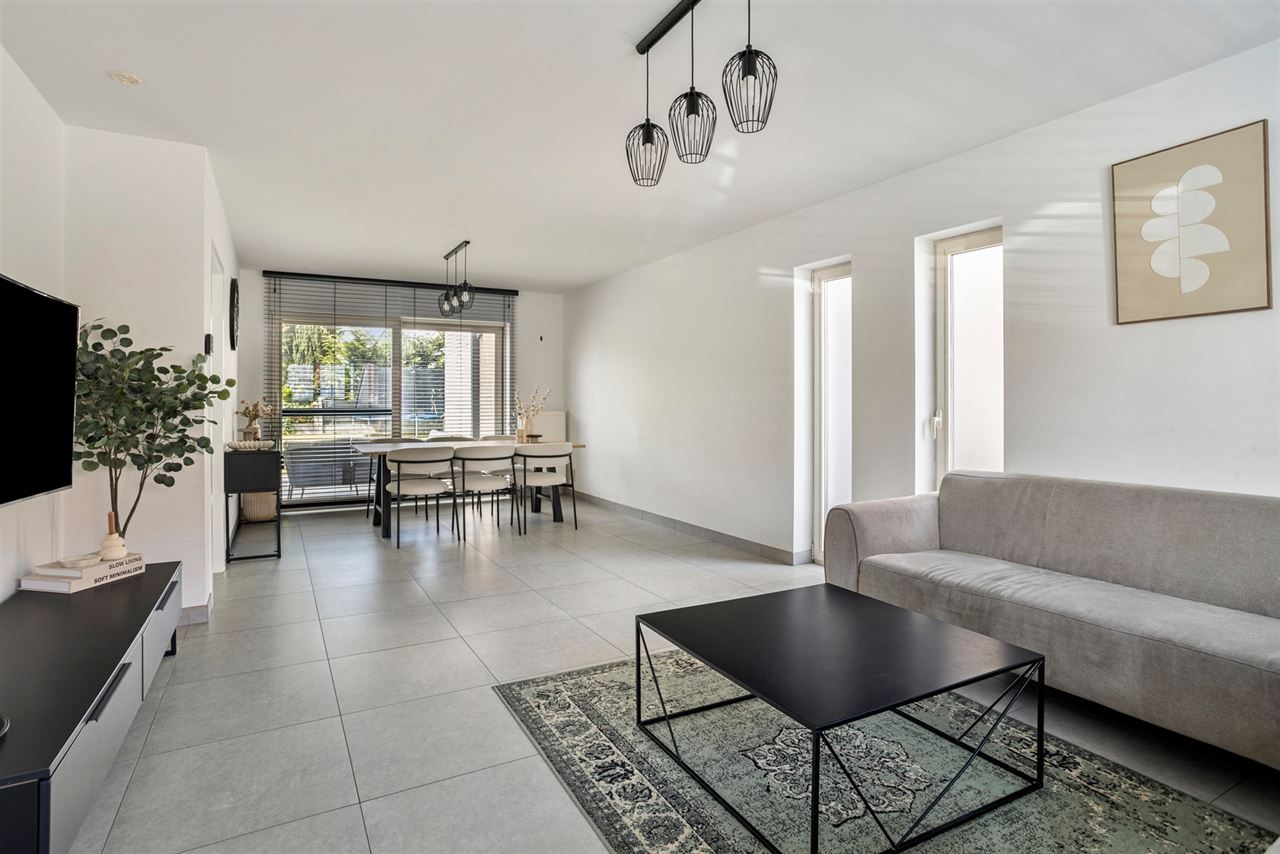 Instapklare woning met 3 slaapkamers en garage.