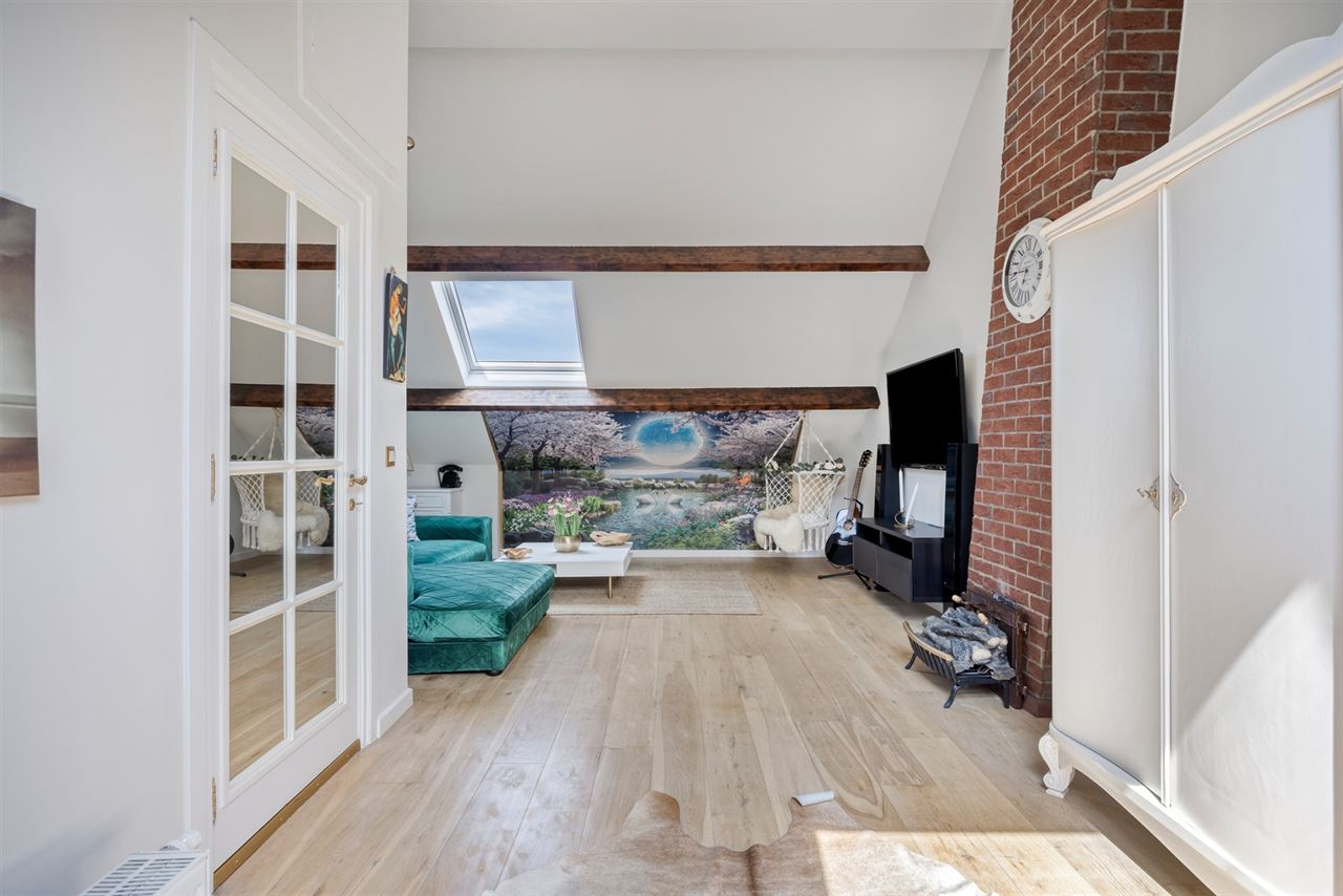 Instapklare woning met 3 (mog. 4) slaapkamers en tuin.