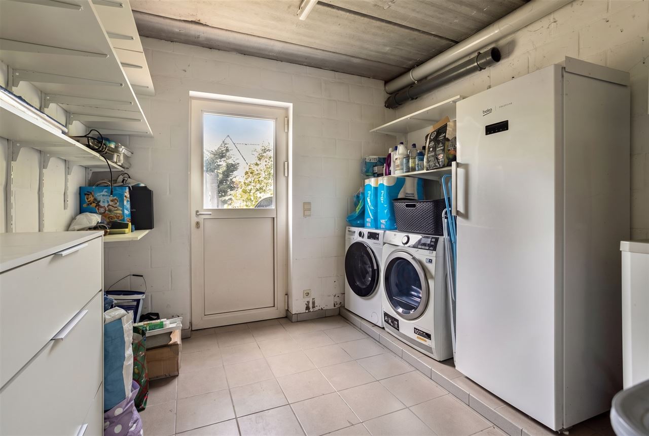 Instapklare woning met 3 slaapkamers en garage.